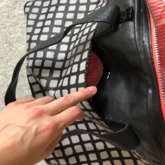 Lululemon Gym Bag - Picture 6 of 10